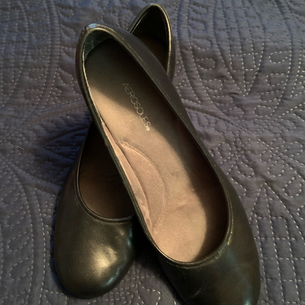 Aerosoles two pairs of classic pumps